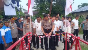 Kapolresta Deli Serdang, Kombes Pol Hendria Lesmana, S.I.K, M.Si, meresmikan Jembatan Merah Putih.