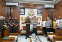 Kepala Kepolisian Daerah (Kapolda) Sumatera Utara, Irjen Pol Sony Irawan langsung bergerak cepat memperkuat sinergi antarlembaga penegak hukum. Kapolda Sumut melakukan kunjungan silaturahmi dan audiensi dengan Kepala Kejaksaan Tinggi (Kajati) Sumatera Utara, Muhibuddin, S.H., M.H., di Kantor Kejati Sumut, Medan, Selasa (13/10/2026).